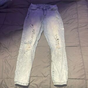 More blue washed ripped jeans!!